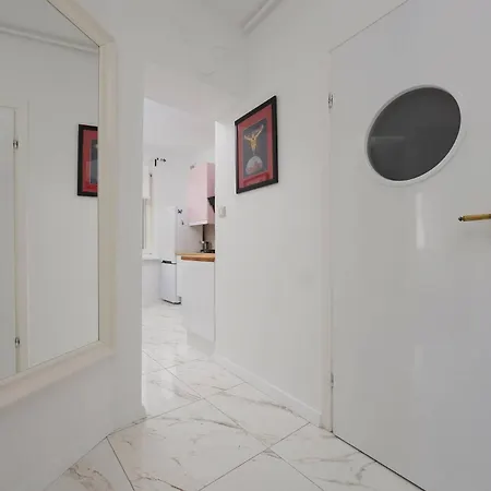 Lägenhet Bright In Close To The Old Town By Renters Warszawa
