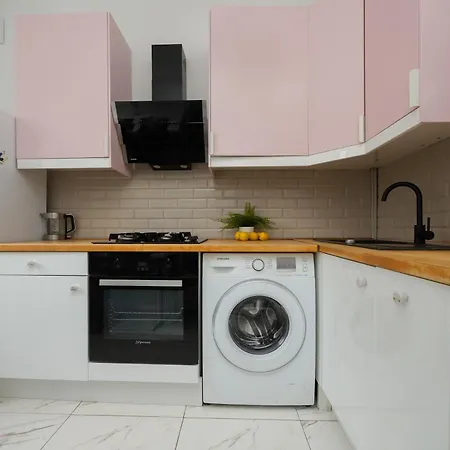 Daire Bright In Close To The Old Town By Renters