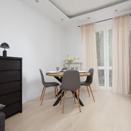 Bright In Close To The Old Town By Renters *