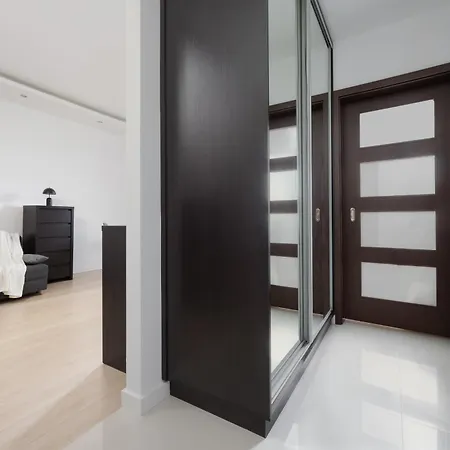 Bright In Close To The Old Town By Renters