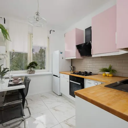 דירה Bright In Close To The Old Town By Renters