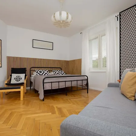 דירה Bright In Close To The Old Town By Renters ורשה